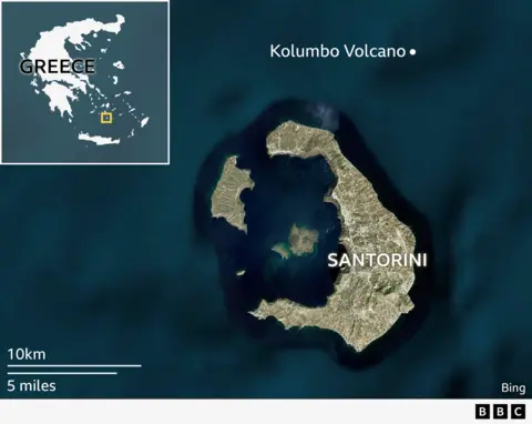 A map showing the island of Santorini and Kolumbo volcano 7km away