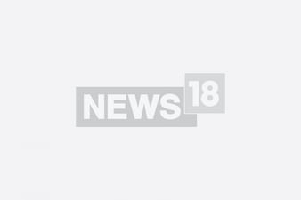 Sameer Arora remarks that the valuations of unlisted startups remain high because they are not yet publicly traded. (News18 Hindi) Sameer Arora remarks that the valuations of unlisted startups remain high because they are not yet publicly traded. (News18 Hindi)
