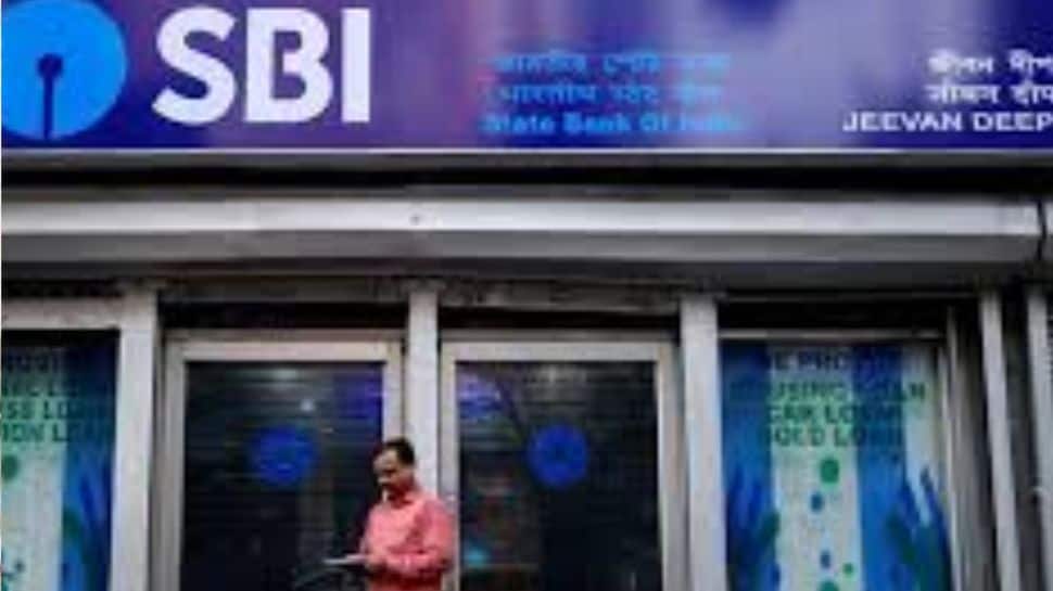 SBI-Just-Deducted-Rs-236-From-Thousands-Of-Accounts-—.jpg